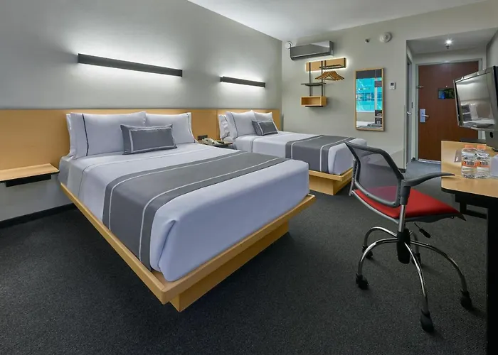 Express By Marriott Ciudad De Santa Fe Hotel