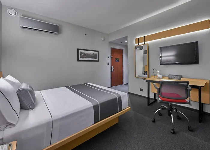 Express By Marriott Ciudad De Santa Fe Hotel 3*