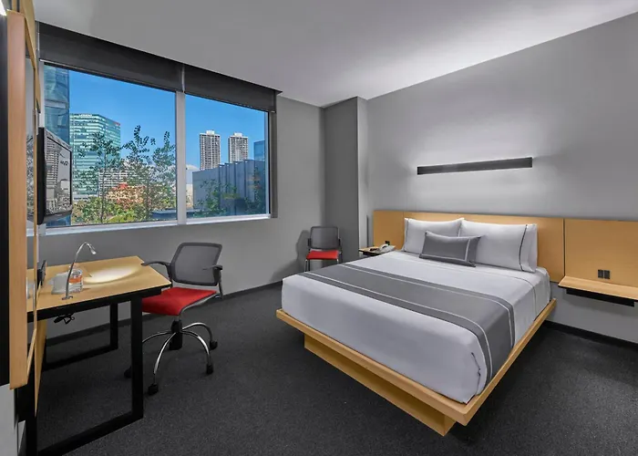 Hotel Express By Marriott Ciudad De Santa Fe 3*