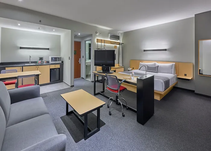 Hotel Express By Marriott Ciudad De Santa Fe 3*